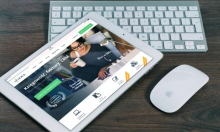 Our Comprehensive Comparison On The Best CRM Tools for Sales Teams