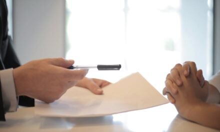 The Best Deal-Closing Techniques for Sales: A Definitive Guide